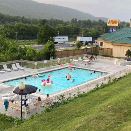 Oyo Hotel Harriman Near I-40 מראה חיצוני תמונה